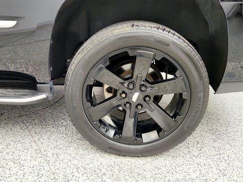 Used 2020 Cadillac Escalade 2WD image 9