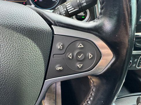 Used 2021 Chevrolet Traverse LT FWD image 34