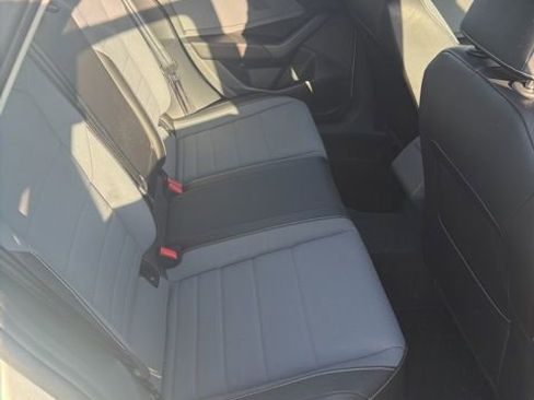 Used 2026 Volkswagen Jetta SE image 9