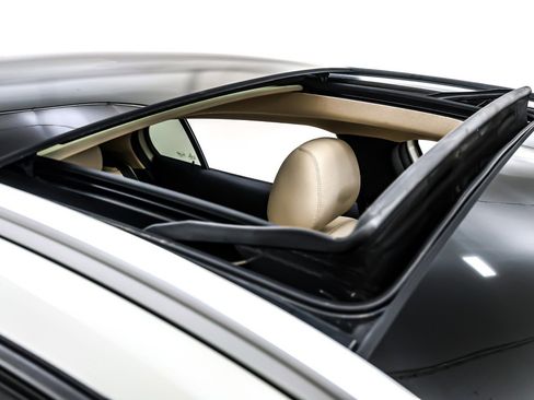 Used 2016 Mercedes-Benz GLA 250 4MATIC image 22