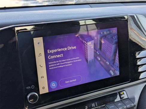 Used 2025 Toyota Camry SE image 23