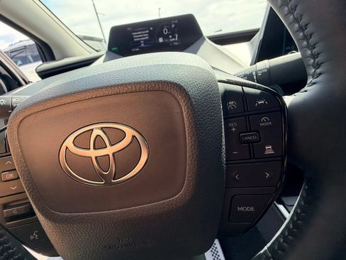 Used 2024 Toyota Prius XLE AWD/4WD image 15