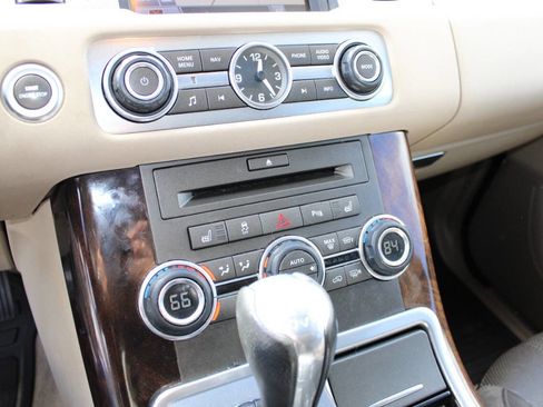 Used 2011 Land Rover Range Rover Sport HSE LUX image 17