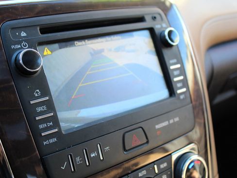 Used 2014 Buick Enclave Leather image 9