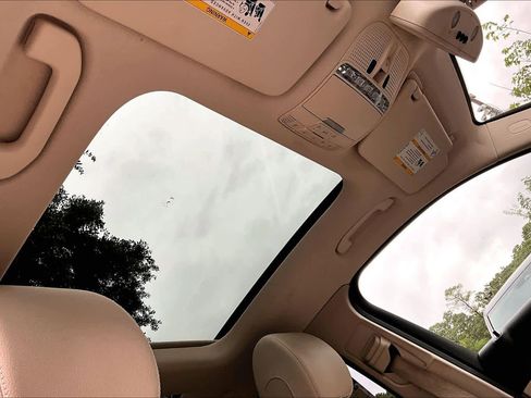 Used 2019 Mercedes-Benz GLC 300 4MATIC image 14