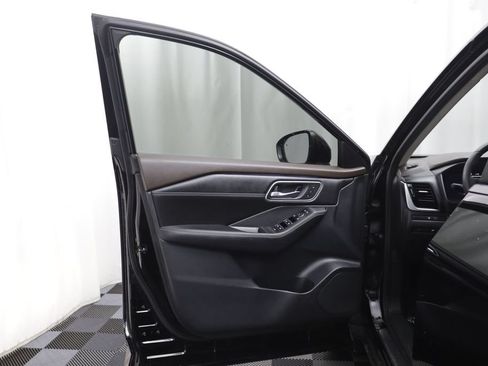 Used 2023 Nissan Rogue Platinum w/ Platinum Premium Package AWD/4WD image 3