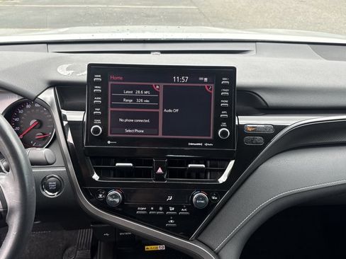 Used 2022 Toyota Camry XSE FWD image 13