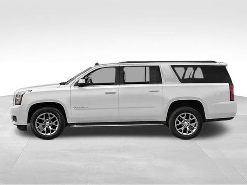 Used 2017 GMC Yukon XL SLT w/ Premium Edition RWD image 3