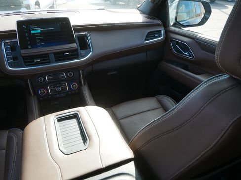 Used 2023 Chevrolet Tahoe High Country w/ Premium Package 2 image 11