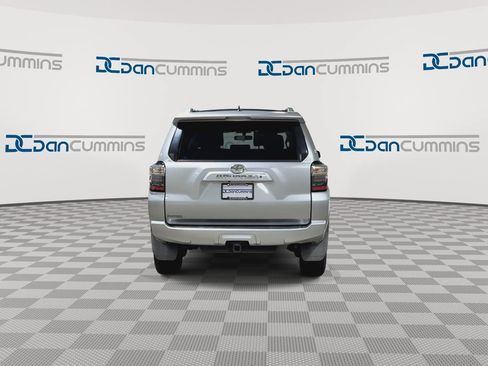 Used 2018 Toyota 4Runner SR5 RWD image 7