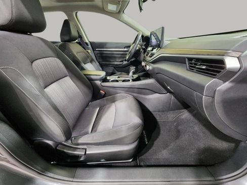 Used 2023 Nissan Altima 2.5 SV w/ SV Premium Package FWD image 28