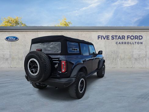 Used 2021 Ford Bronco Badlands image 9