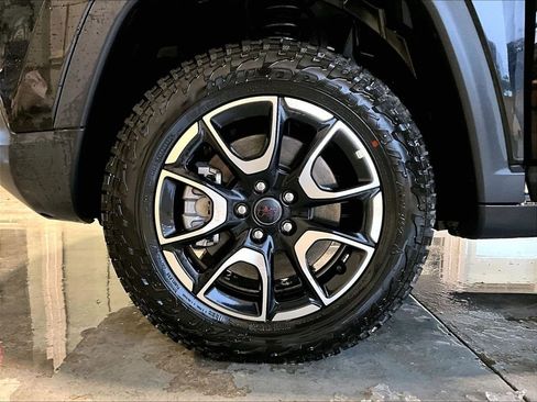 New 2026 Jeep Compass Trailhawk w/ Sun, Sound & Navigation Group image 8