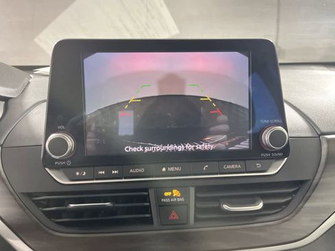 Used 2024 Nissan Altima 2.5 SV FWD image 19