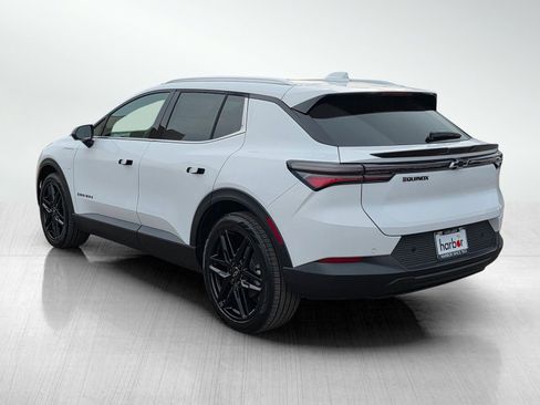 New 2026 Chevrolet Equinox EV LT w/ LPO, Blackout Package FWD image 5