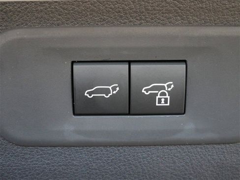 New 2026 Lexus TX 500h AWD image 10