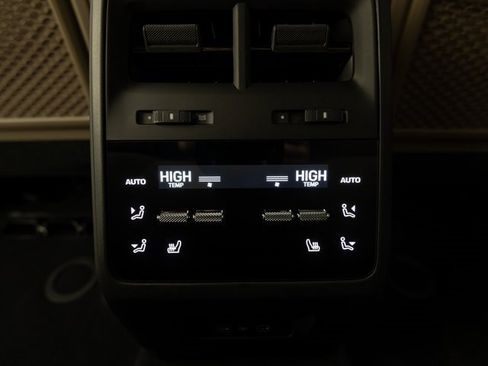 New 2025 Porsche Macan 4S Electric image 24