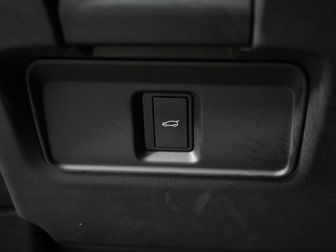 Used 2024 Land Rover Range Rover Evoque Dynamic SE AWD/4WD image 24