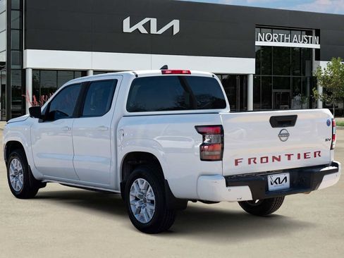 Used 2022 Nissan Frontier SV w/ Technology Package image 4