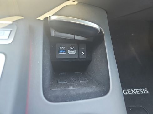 Used 2025 Genesis GV70 3.5T Sport w/ Sport Prestige Package image 27