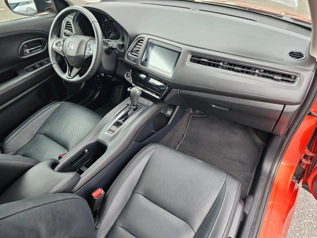Used 2020 Honda HR-V Touring image 11