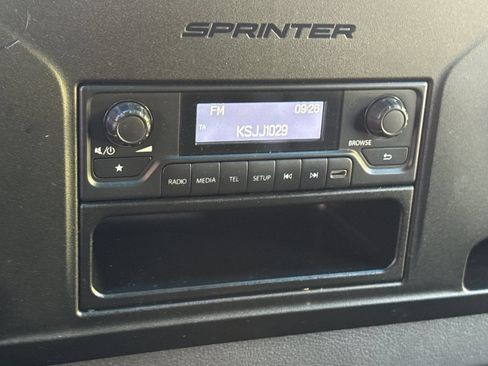Used 2025 Mercedes-Benz Sprinter 2500 image 25