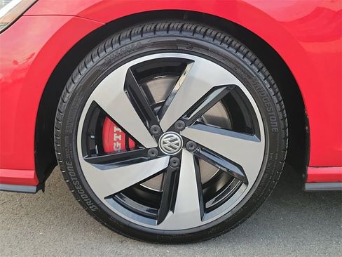 Used 2019 Volkswagen GTI SE image 24