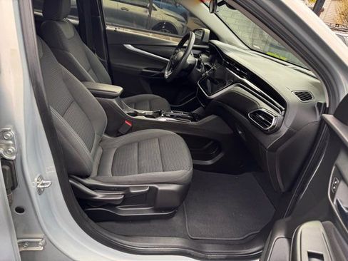 Used 2023 Chevrolet Bolt EUV LT image 29