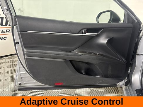 Used 2024 Toyota Camry SE FWD image 10