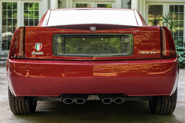 Used 2004 Cadillac XLR RWD image 17