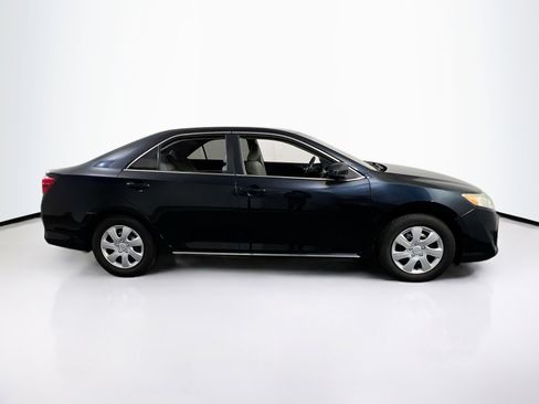 Used 2013 Toyota Camry LE image 4