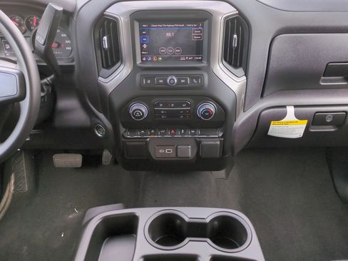 New 2025 Chevrolet Silverado 1500 Custom image 17