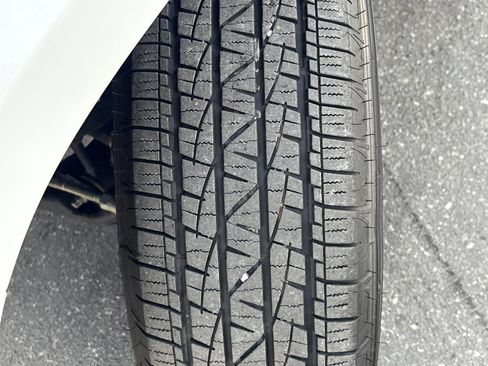 Used 2023 Toyota Tacoma SR image 13