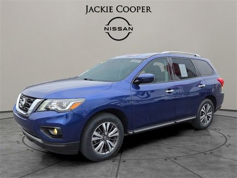Used 2019 Nissan Pathfinder SV image 1