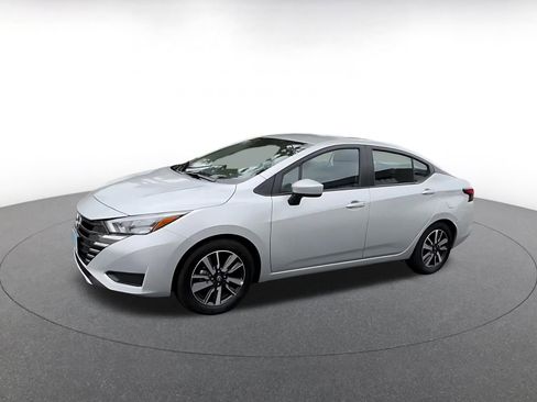 Used 2025 Nissan Versa SV FWD image 8