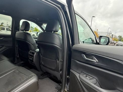 Used 2025 Jeep Grand Cherokee Altitude RWD image 41