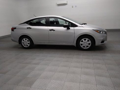 Used 2022 Nissan Versa S image 11
