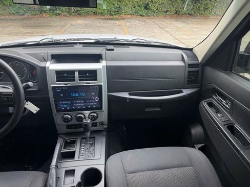 Used 2012 Jeep Liberty Sport RWD image 32