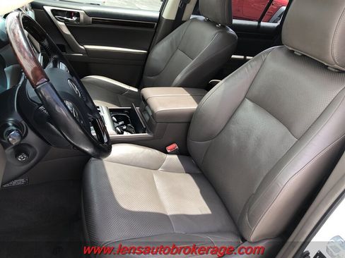Used 2017 Lexus GX 460 Luxury w/ Preferred Accessory Package AWD/4WD image 13