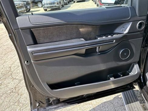 Used 2021 Ford Expedition Max Limited AWD/4WD image 14