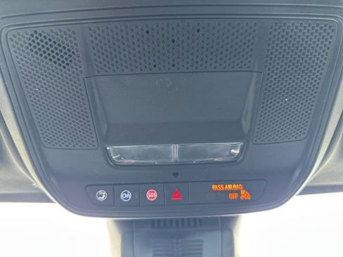 Used 2025 GMC Terrain Elevation image 31