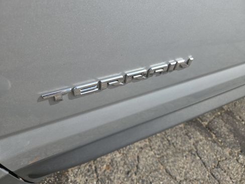 Used 2013 GMC Terrain SLT w/ Safety Package FWD image 15