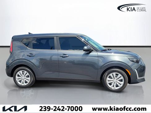 Certified 2024 Kia Soul LX FWD image 3