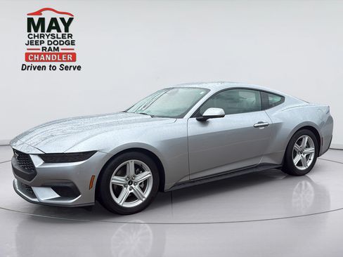 Used 2026 Ford Mustang Premium RWD image 3