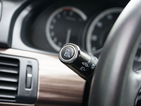 Used 2017 Honda Accord Touring image 19