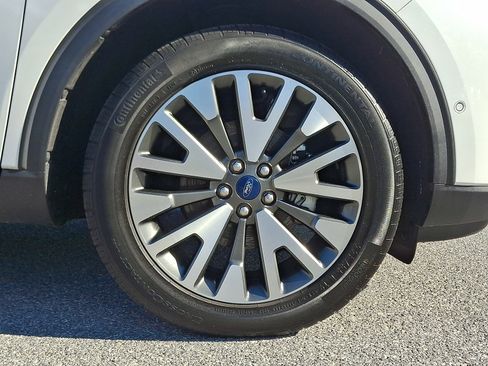 Used 2020 Ford Escape Titanium image 8