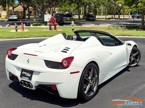 Used 2015 Ferrari 458 Spider RWD image 58