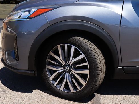 Used 2021 Nissan Kicks SV FWD image 5