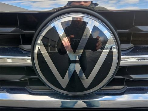 Used 2022 Volkswagen Atlas Cross Sport SE image 30