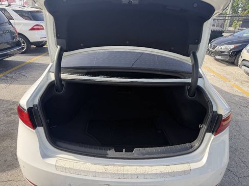 Used 2017 Kia Cadenza Premium w/ Luxury Package FWD image 22